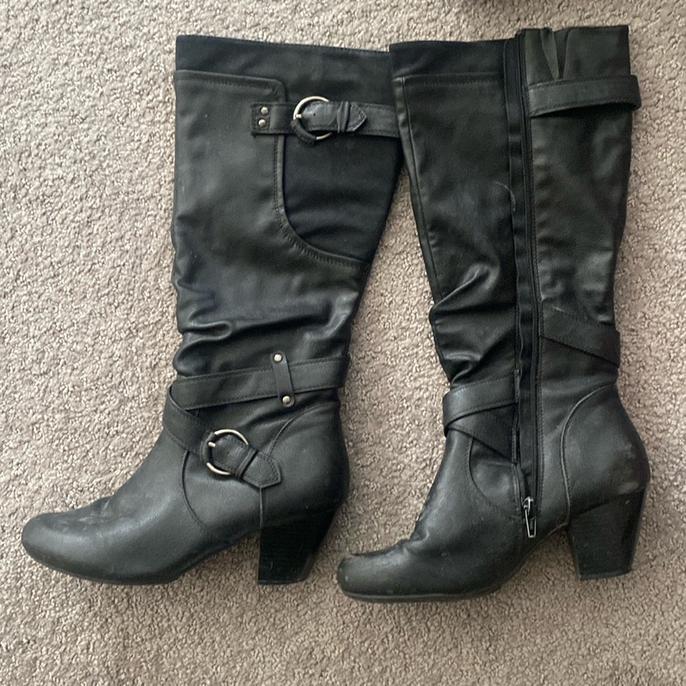 Black heeled boots